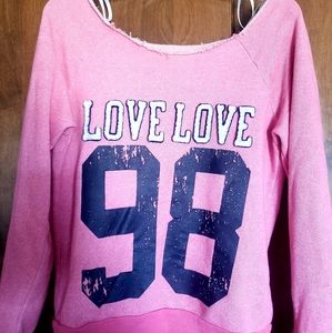 Off the shoulder tee